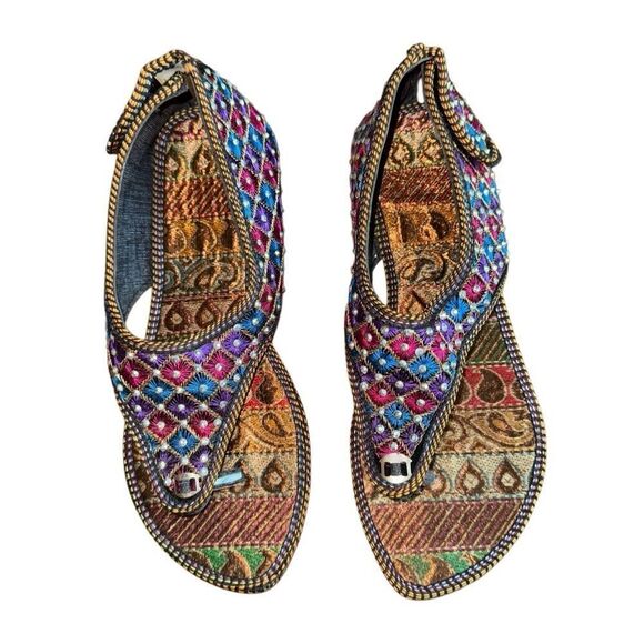 Indian Colorful Embroidered Tongue Sandals - Size 8 - Picture 3 of 4